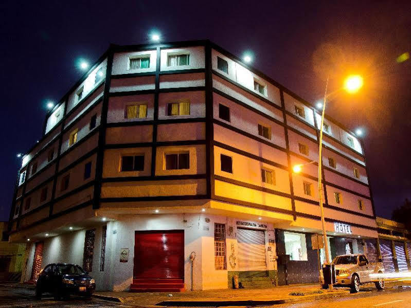 Hotel Portonovo Plaza Centro Guadalajara Buitenkant foto