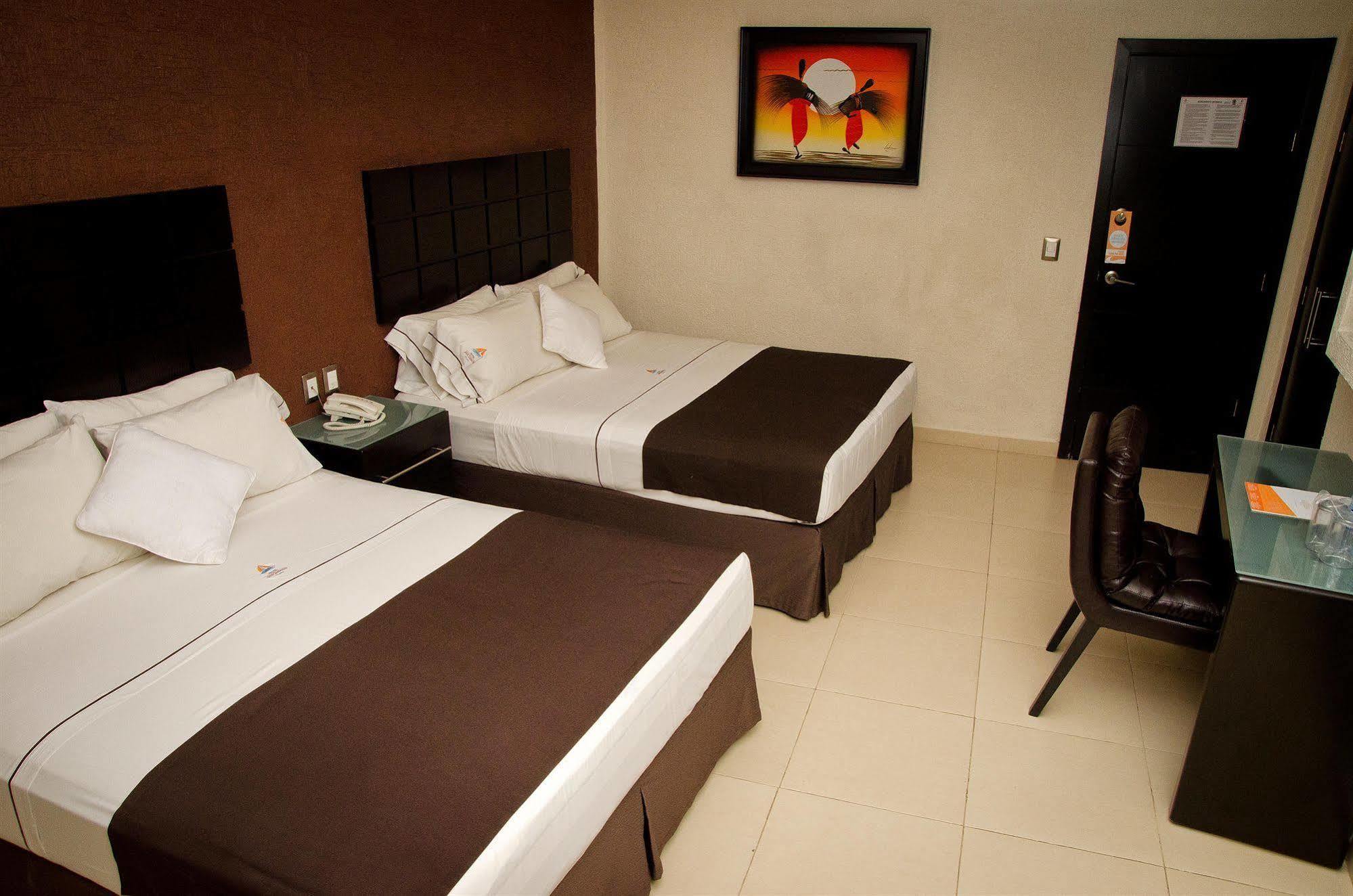 Hotel Portonovo Plaza Centro Guadalajara Buitenkant foto